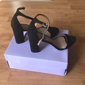 Steve Madden Girl Black Sandals with heels